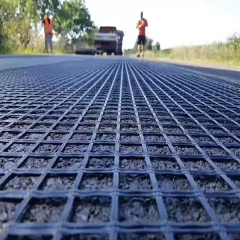 Highways / Railways / Airports Fiberglass Geotextile Geogrid Bitumen Coated Glass Fiber Geogrid