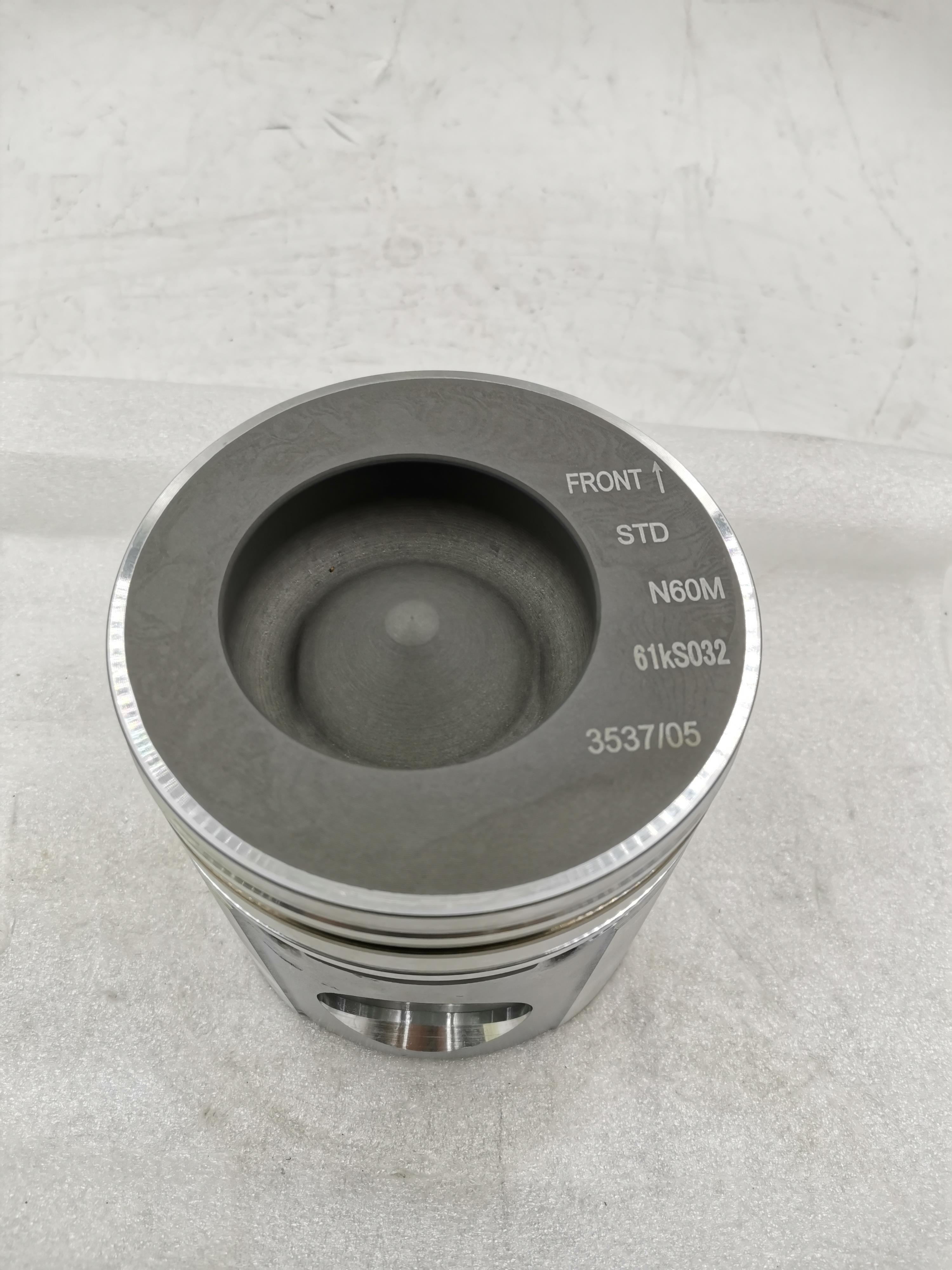 DCEC 6CTA8.3 Engine Piston and Long-Lasting for Heavy-Duty Applications