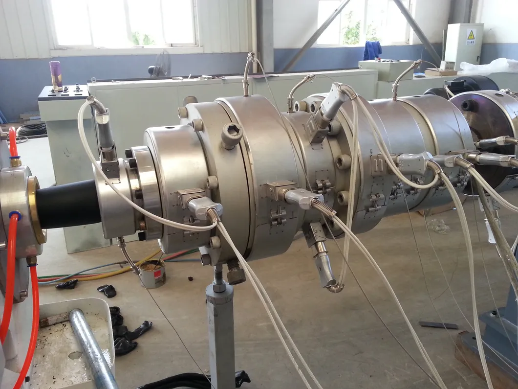 Pert Rigid / Flexible Pre-Insulated Pipe Production Line for Water Supply and Refrigeration Systems