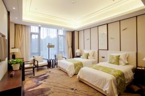 China Commercial Modern Hotel Bedroom Funiture Sets / Hotel Guest Room Furniture wholesale