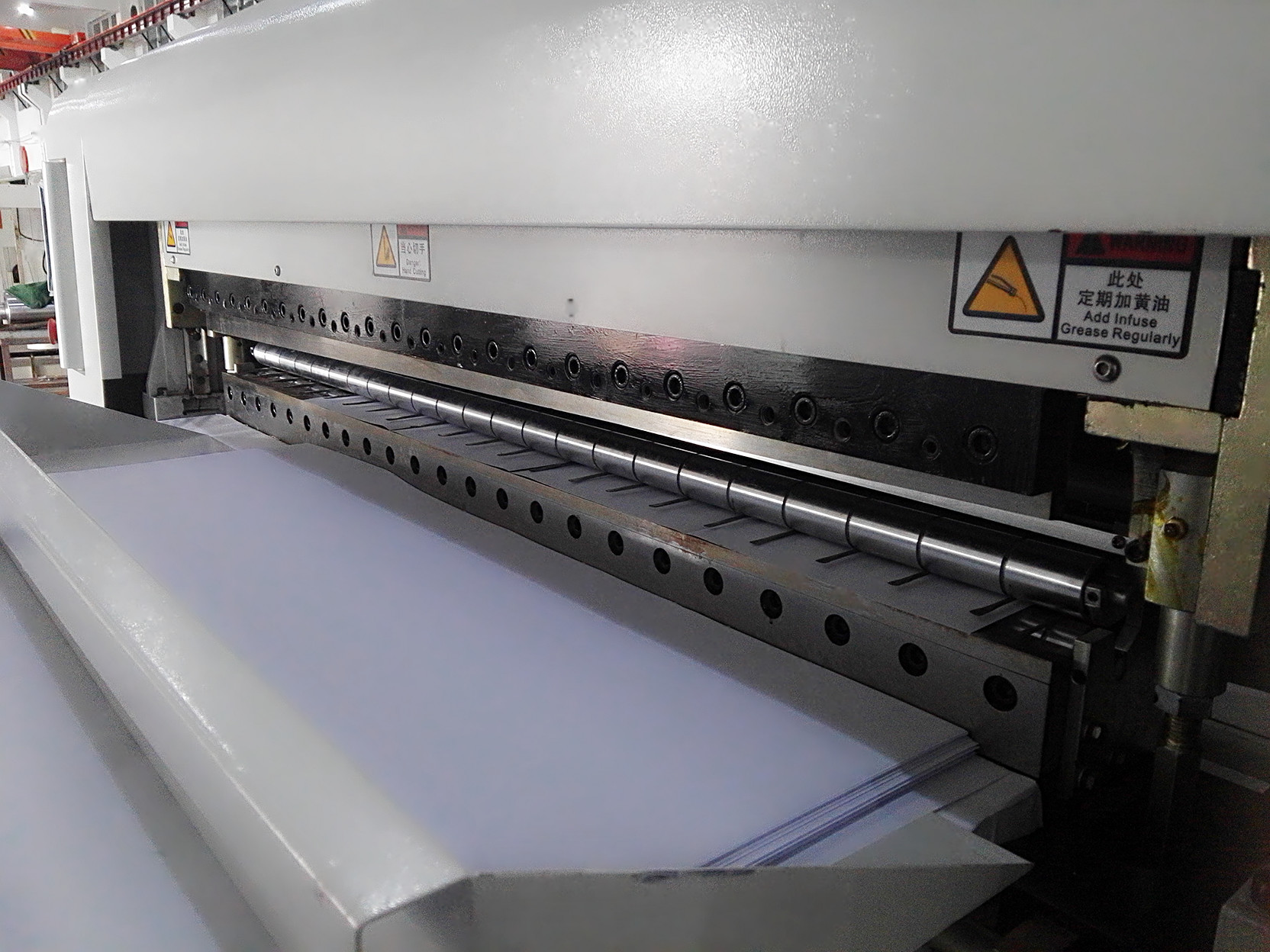 SR-1100D Sheet Cutting Machine And Jumbo Roll Slitting Machine For Diverse Production Demand 380v