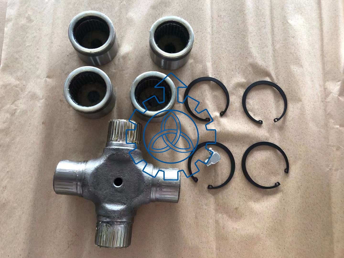 1068253 1651237 VOLVO Truck Spare Parts Truck Universal Joint Cross Kit