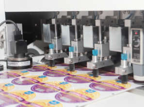 Roll To Roll Printing Machine High Quality Label Maker Printer Digital Label Die-Cutter 3350