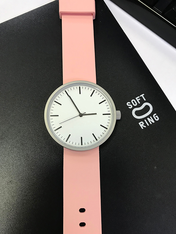 2019 new design charm quartz wristwatches with silicone band hand watch for girl child gift