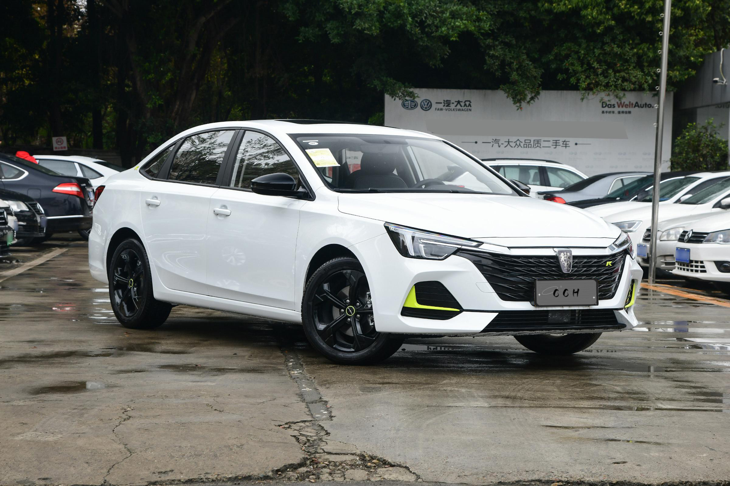 Ternary Lithium Electricity Roewe I6 MAX Automatic Electric Car 280Nm