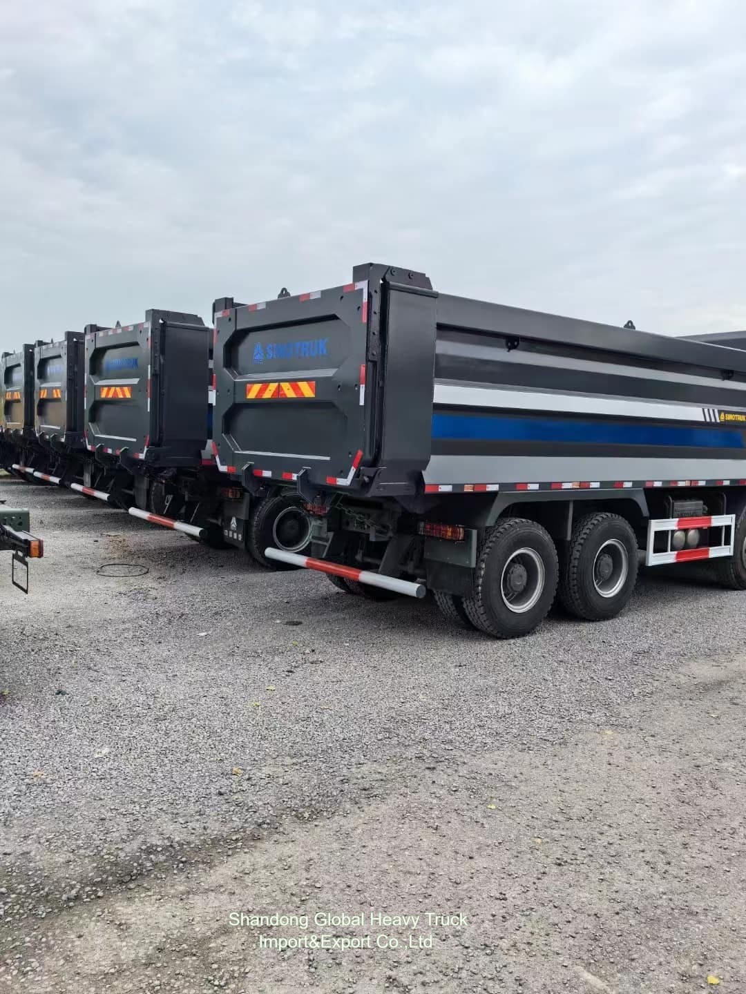 Sinotruck HOWO 6X6 8X4 6X4 10 Wheels 12 Wheels Tipper Truck Dumping Truck Tipper Truck
