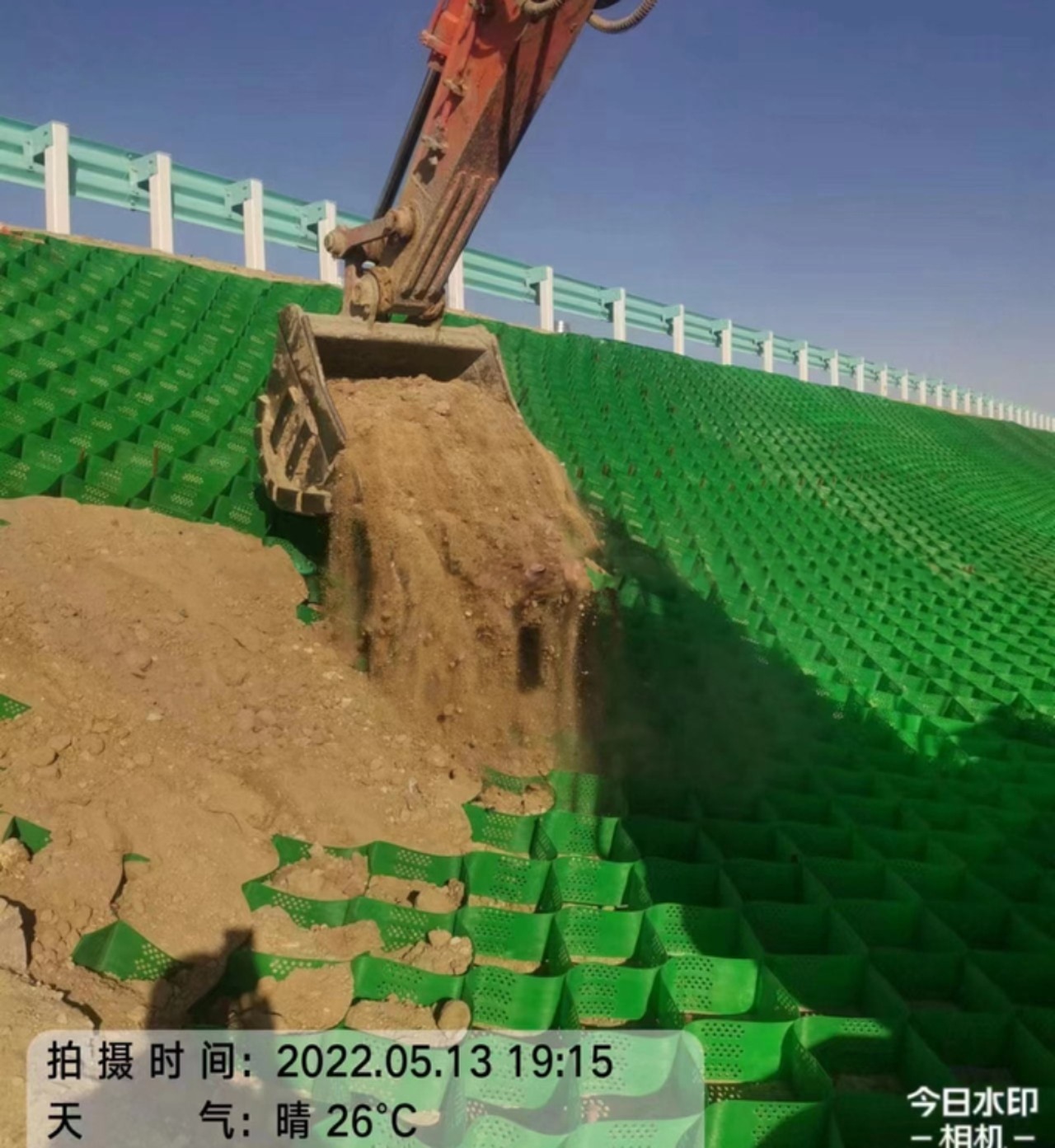 High Peel Strength Honeycomb Gravel Grid for Ground Reinforcement and Stabilization