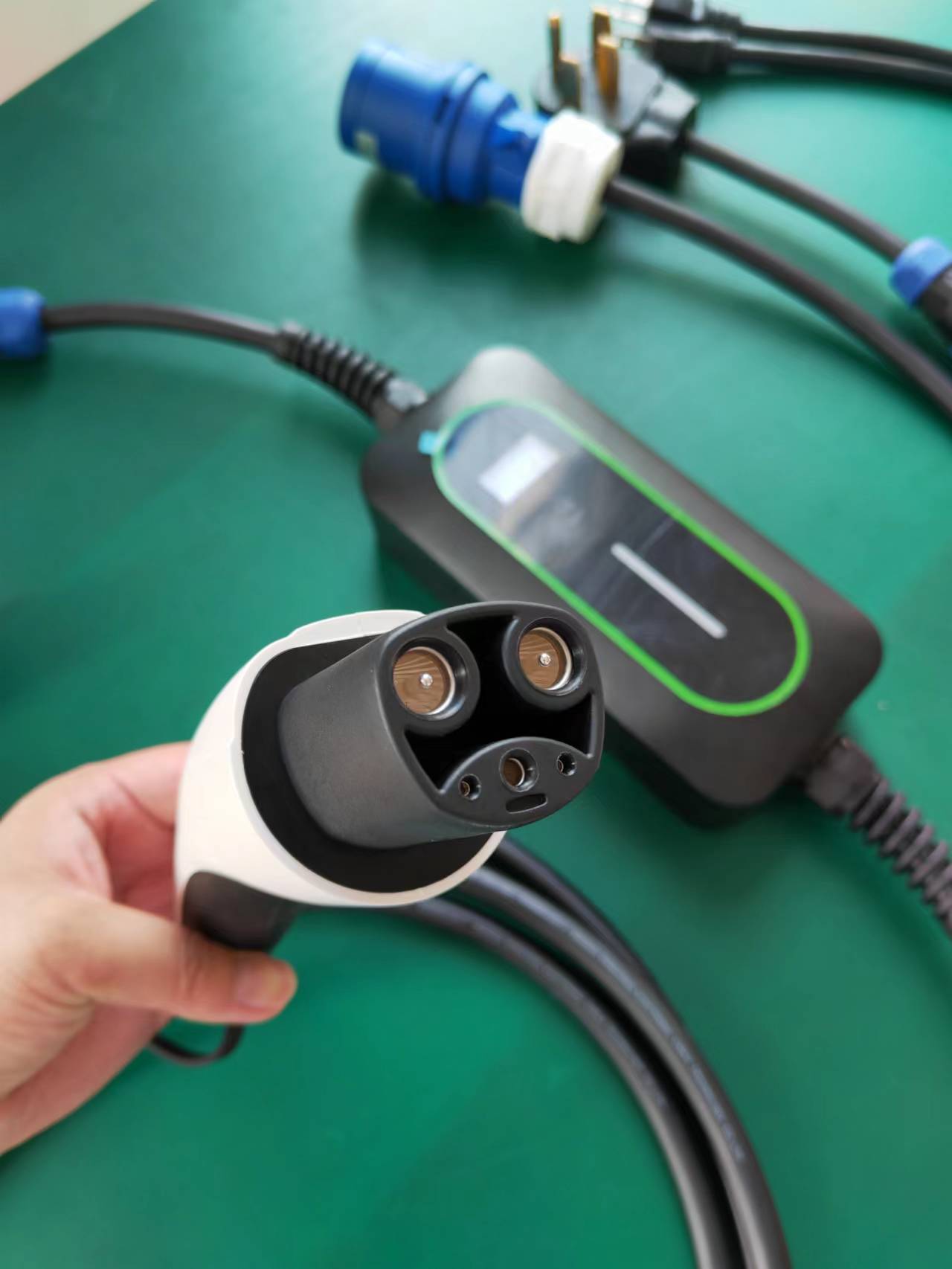 32A NACS Tesla Portable EV Car Charger With Nema 5-15/6-20/14-30/14-50/10-30