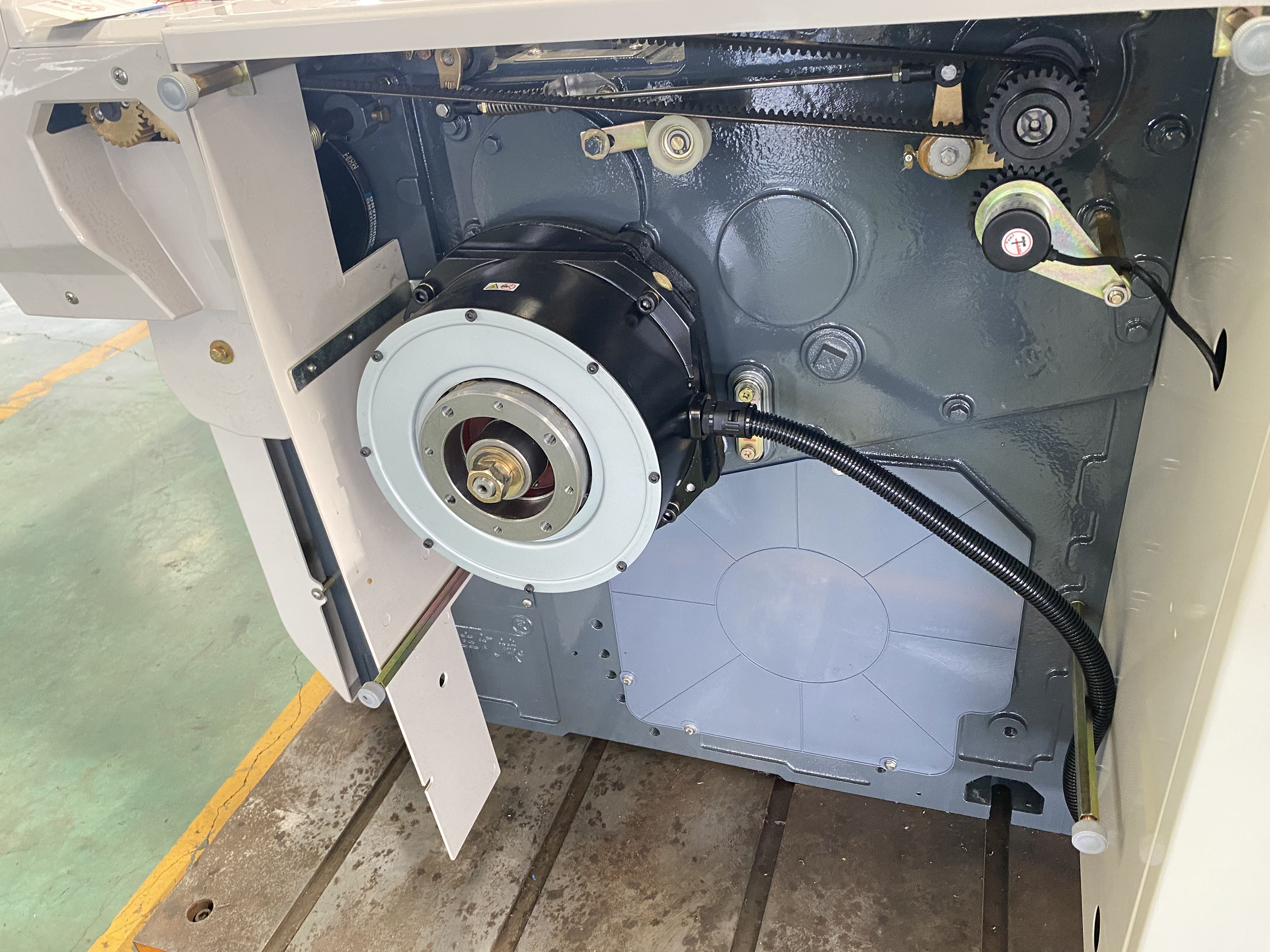 Cam Shedding Electronic Air Jet Weaving Machine 1000 RPM 360cm