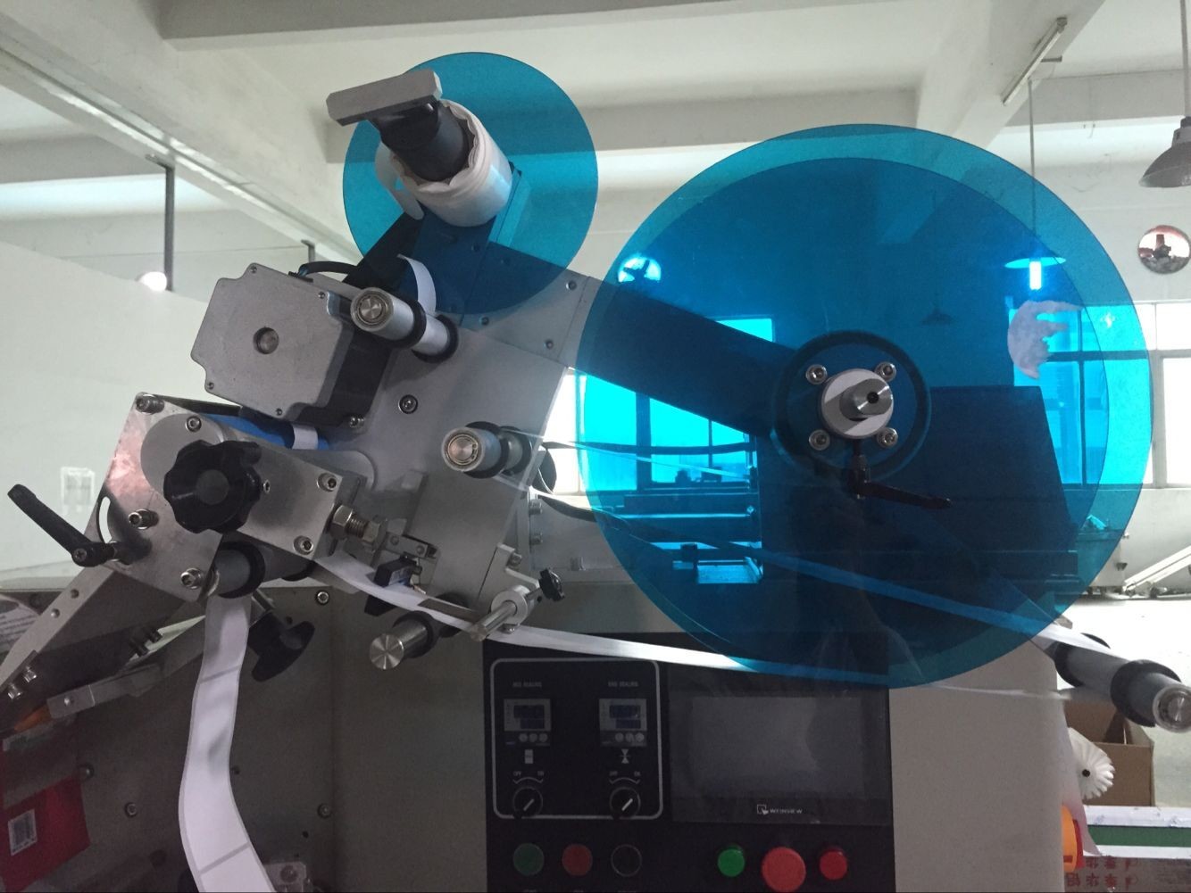 Automatic Vertical Case Packer Machine For Bottle Or Canned Beer Juice Case Filling Machine