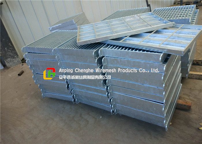 Hot Dipped Galvanized Steel Bar Grating With 3mm Thinkness Chequer Plate