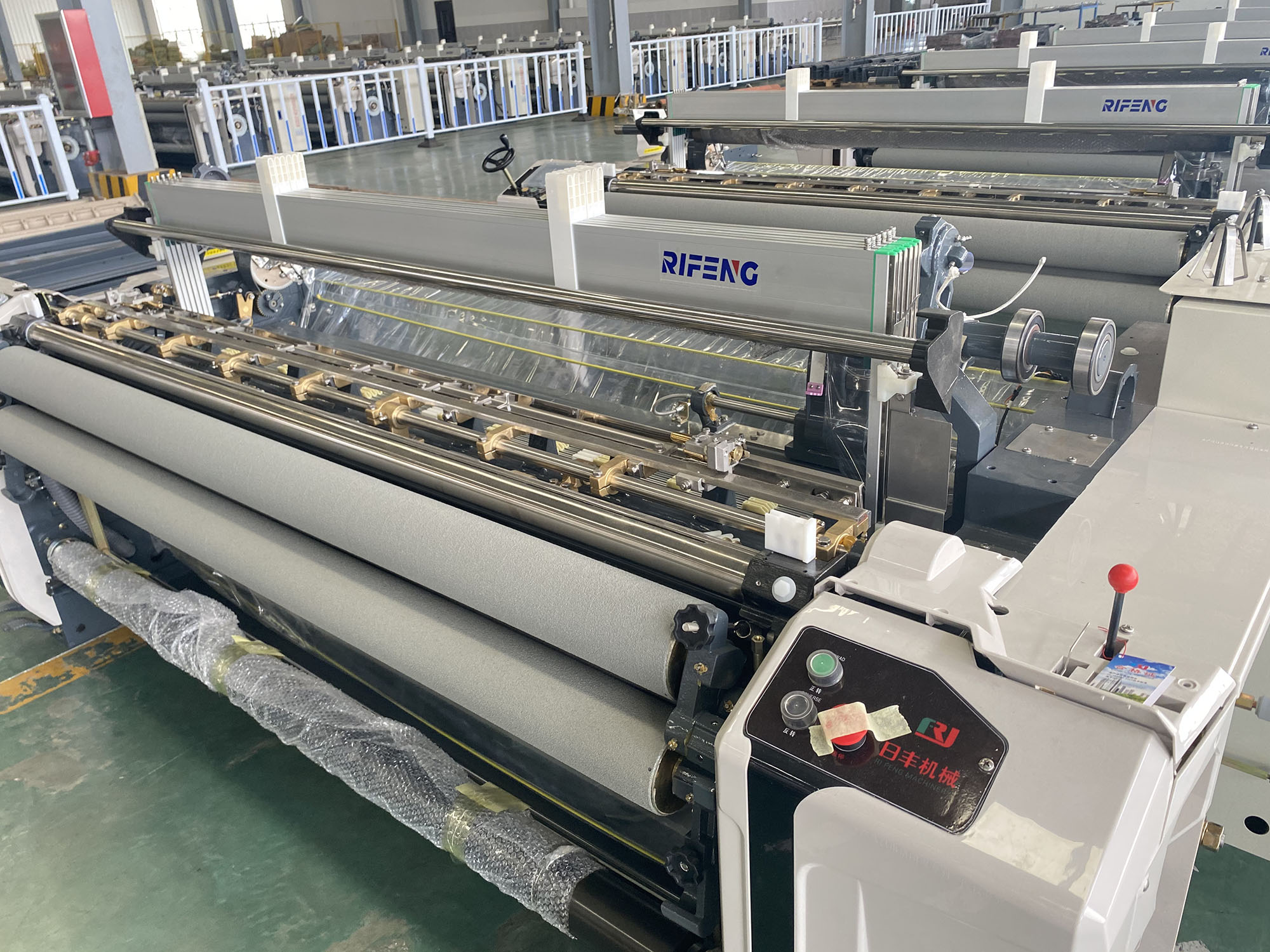 Cam Shedding Electronic Air Jet Weaving Machine 1000 RPM 360cm