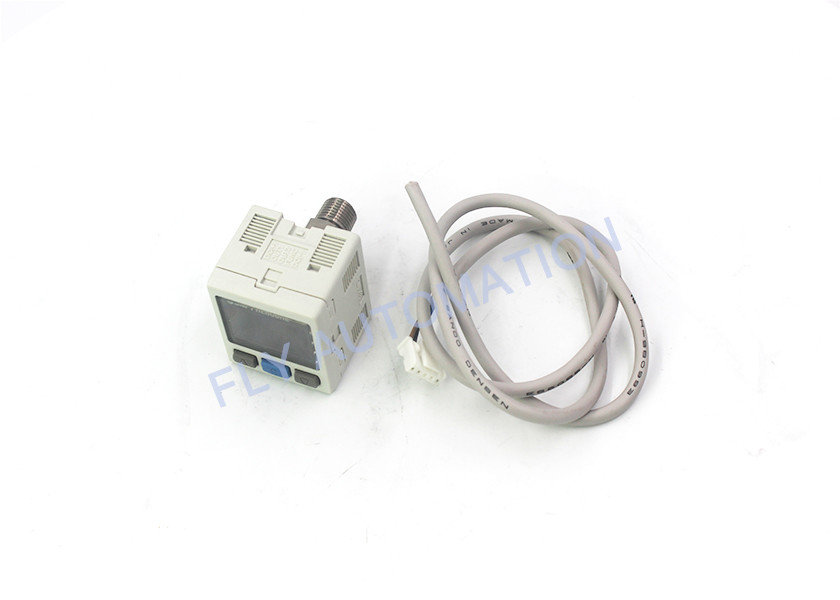 2 Color Display SMC Digital Pressure Switch ISE30A-01-N High Precision