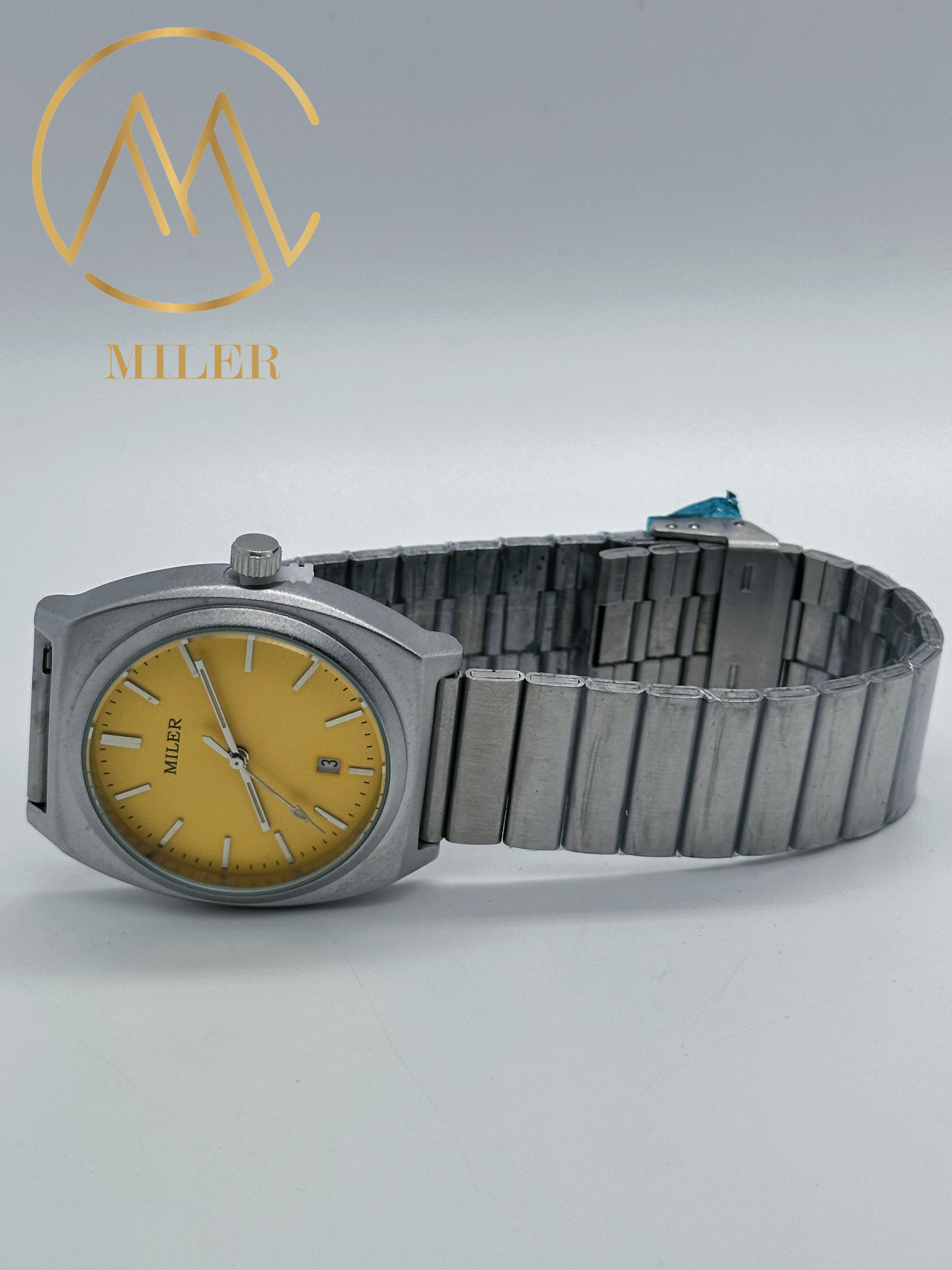 Customized Logo Digital Quartz Watch For Men With Water Resistant Display And Personalized Logo For Employee Awards