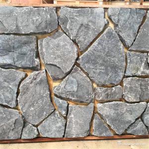 China Black Random Loose Limestone Stacked Wall Stone Abrasion Resistance wholesale