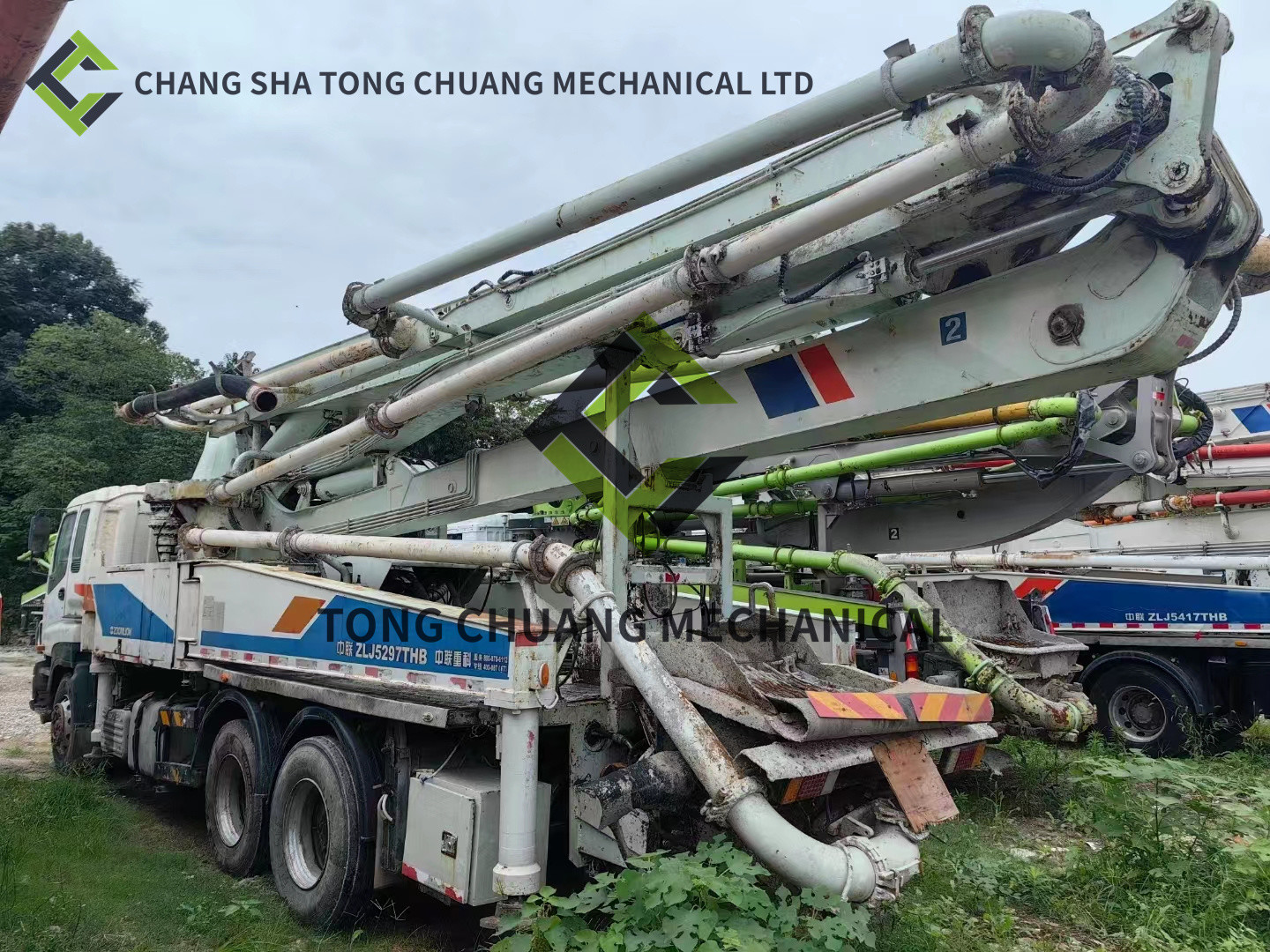 In 2011 Zoomlion ISUZU Chassis 38 M Concrete Pump Truck 5 Cylinders And 5 Masts
