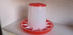 China 2kg 8kg Poultry Feeder Drinker For Chicken Feeding Lines wholesale