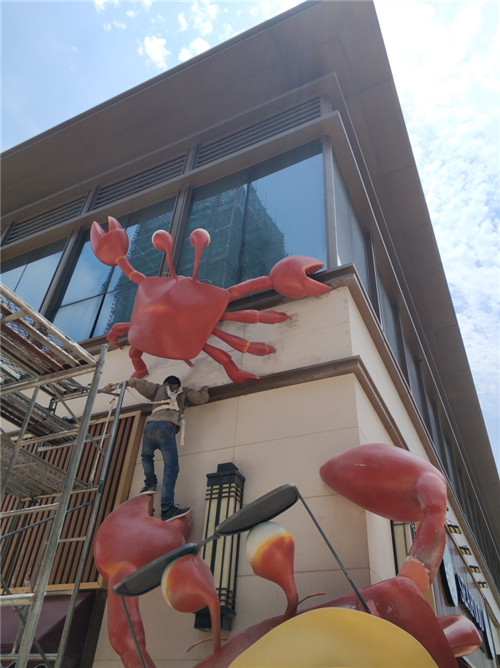 Iron Decorative Metal Sculpture Wall Mounted Giant Crab Statue For Restaurant