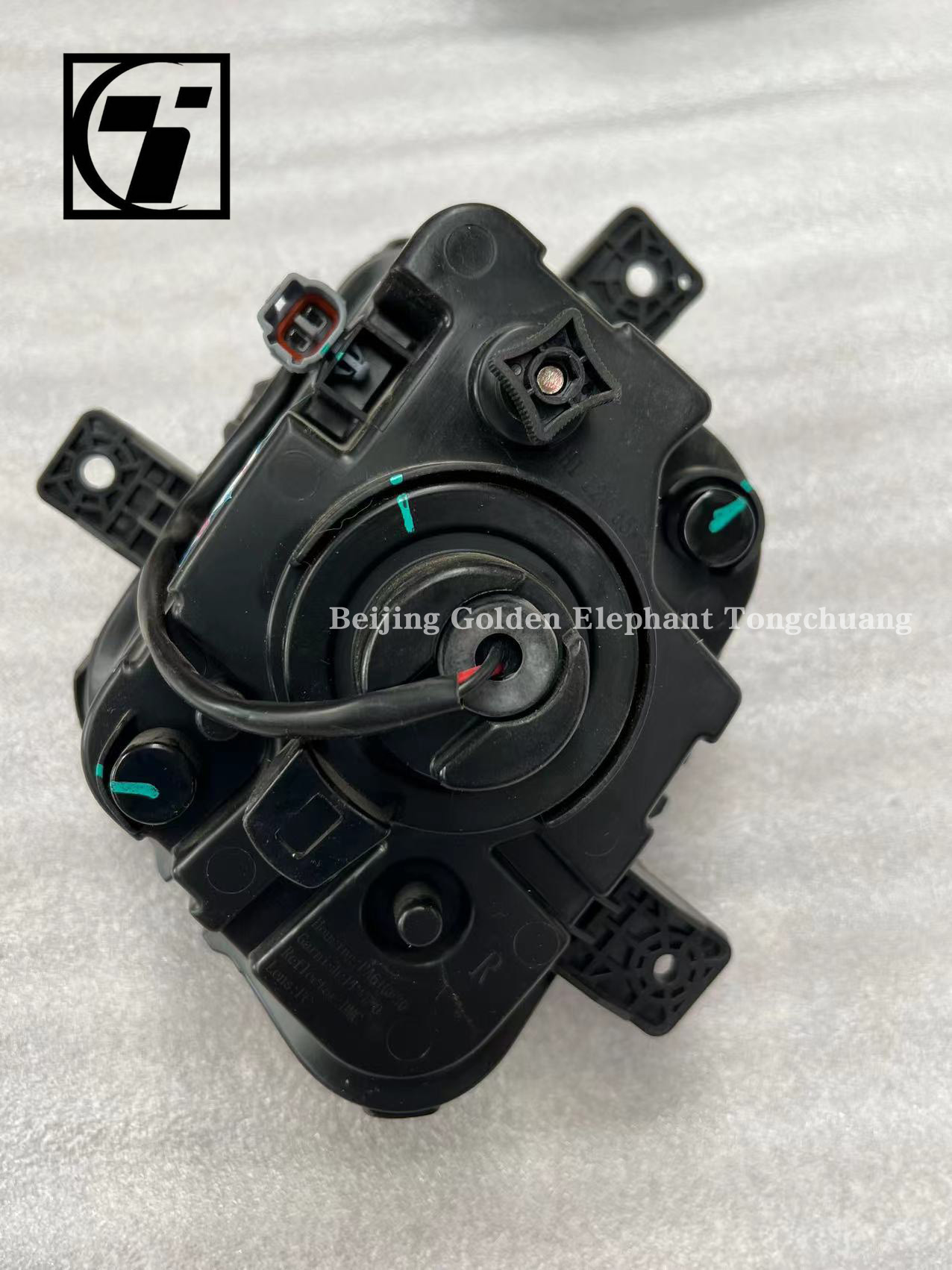 Foton Toano E/S Front Fog Light Assembly V1371020001A0 V1371020002A0 For Replace/Repair