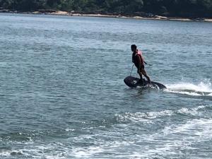 China 52km Per Hour 120kg Seashores Carbon Fiber Surfboard wholesale