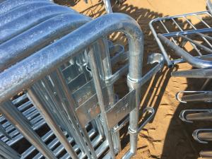 China Crowd Control Barriers Hot Dipped Galvanized One Male/Female Hook Barriers 1100mm x2300mm Barriers wholesale