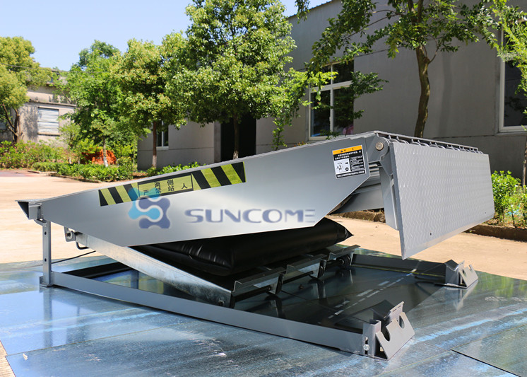 Air Powered Airbag Lifting System , Warehouse Load Dock Leveler