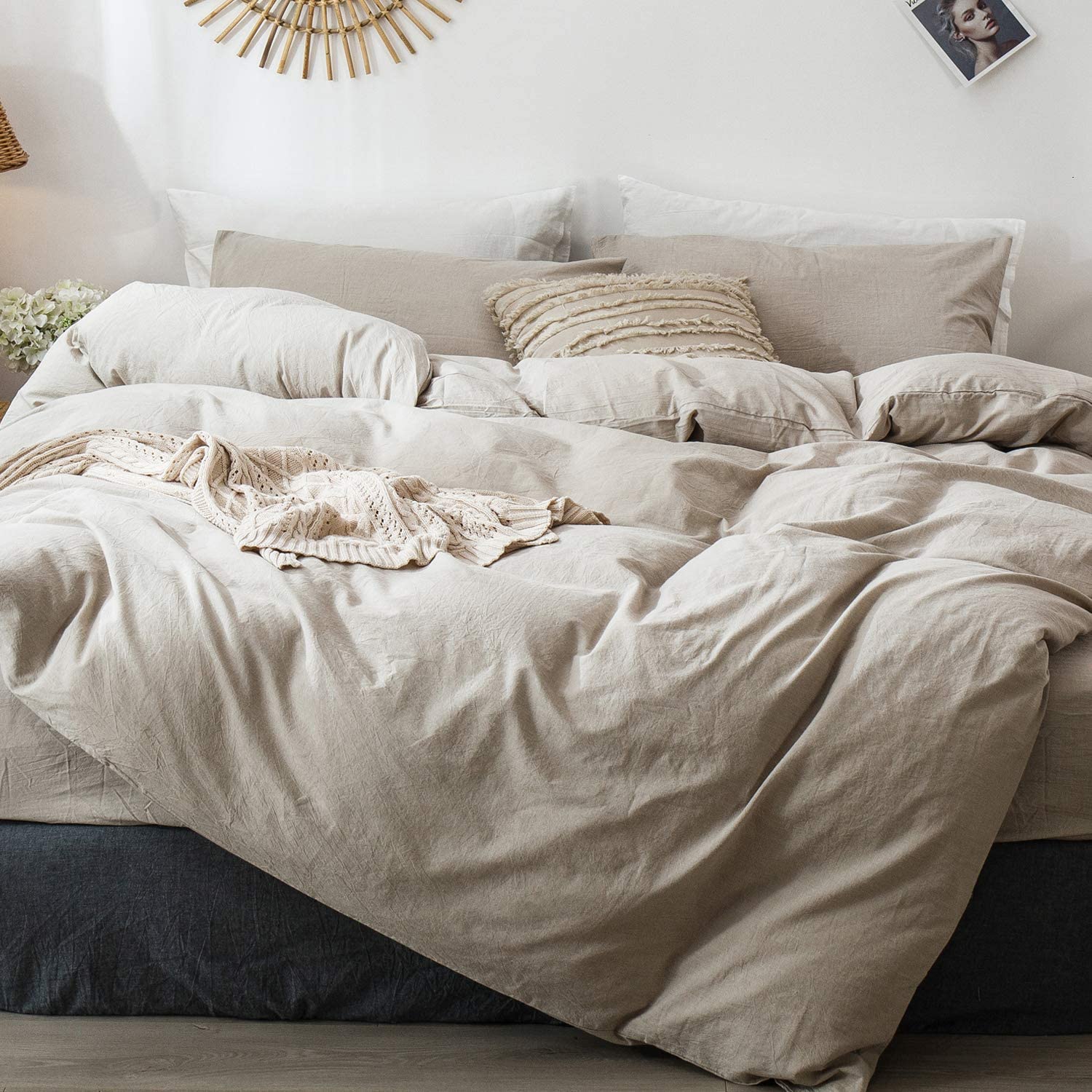 Customized 3 Pieces Queen Comforter Set Farmhouse Bedding Set with Ruffle Bed Design