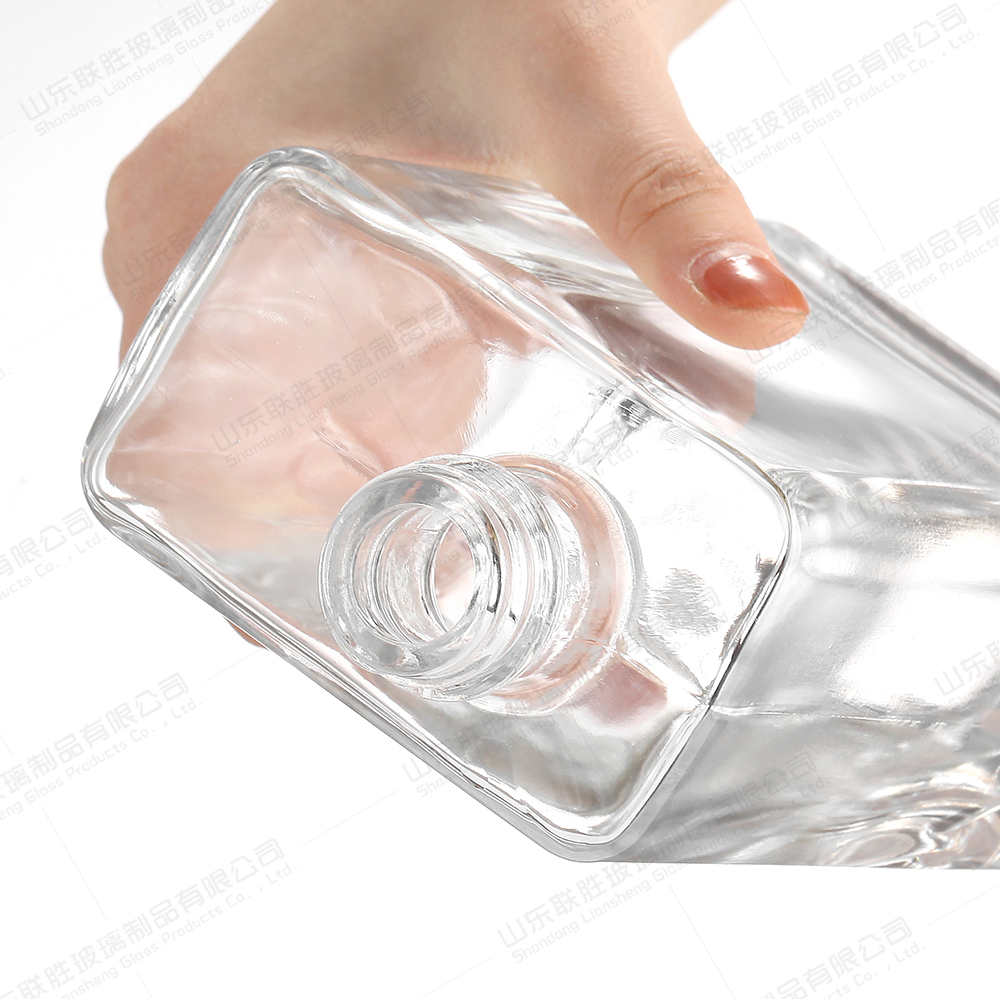 200ml 375ml 500ml 750ml 1000ml Glass Bottle With Sealed Cork Lid for Clear Wine Vodka Tequila Whisky