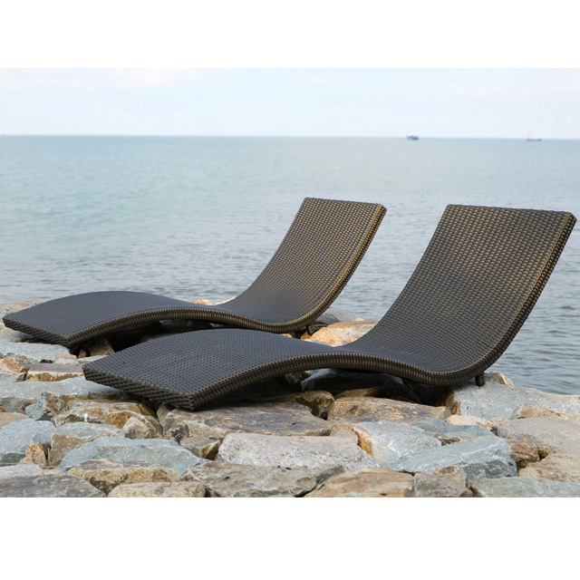 Design Outdoor Sunbed Garden Chaise Lounge Perfect for Swimming Pool Furniture in Outdoor Relaxation