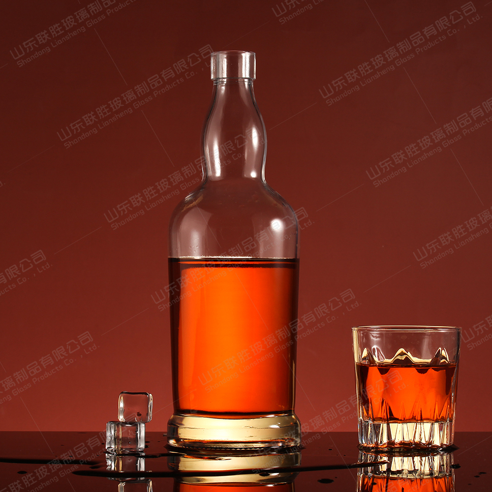 Acceptable OEM ODM Custom American Whiskey Glass Bottle With Cork 1.5cl 70cl 3 Litre