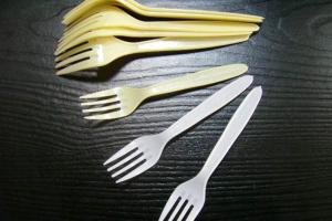 China Carton of 1000 disposable party plastic fork beige or white color with whole sale price wholesale