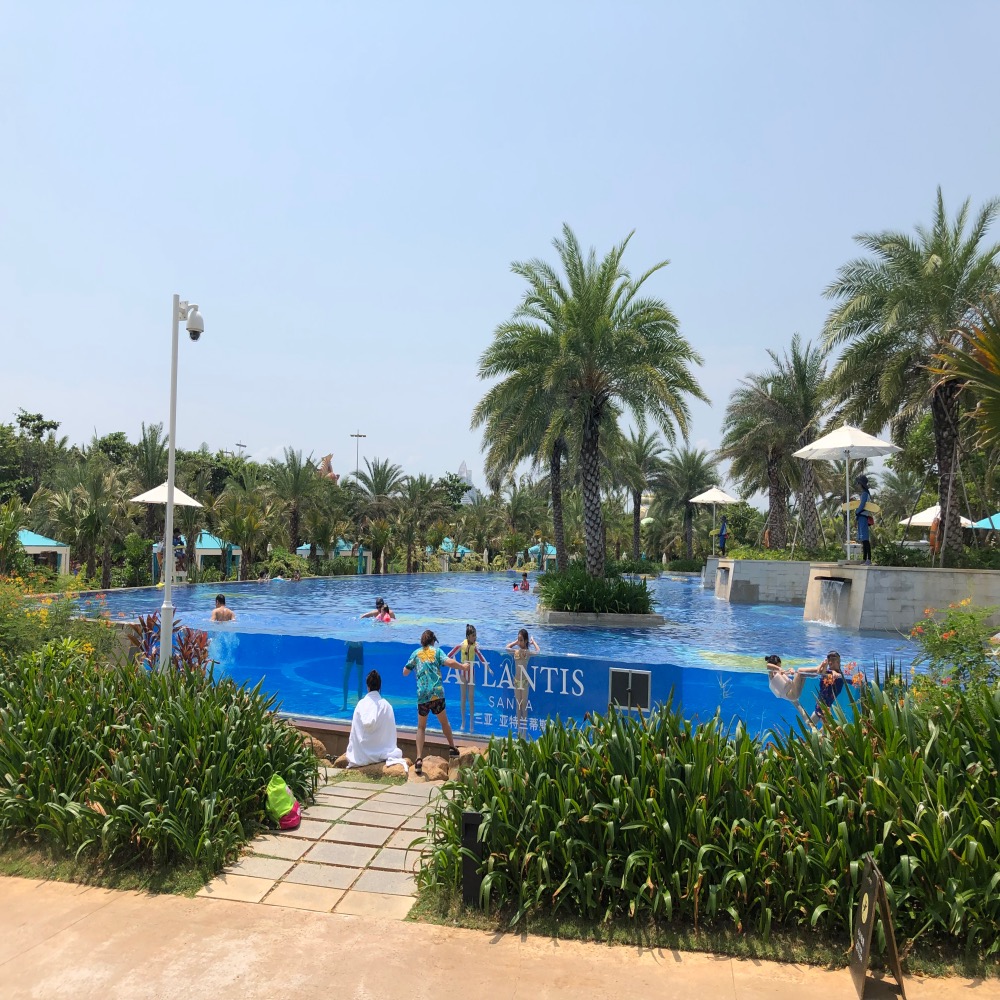 High Light Transmission 93% Acrylic Clear Sample Panels for Outdoor Family Swimming Pool