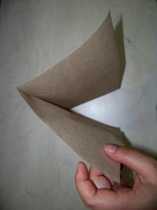 China Kraft V Fold Household Kitchen Strong Water Absorption Paper Towels wholesale