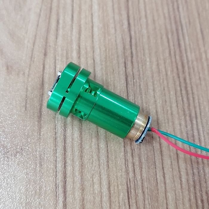 Self Frequency Crystal Wide Beam Green Line Laser with Diode and 4mm Linewidth at 7m