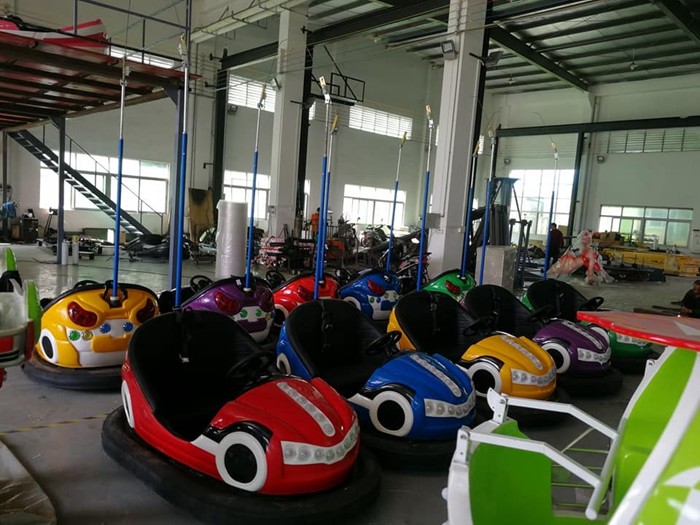 Sky Net Model Kiddie Bumper Cars Green / Red / Blue / Yellow Color For Theme Park