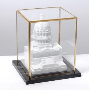 China Glass Display Box Home Decor Sculptures wholesale