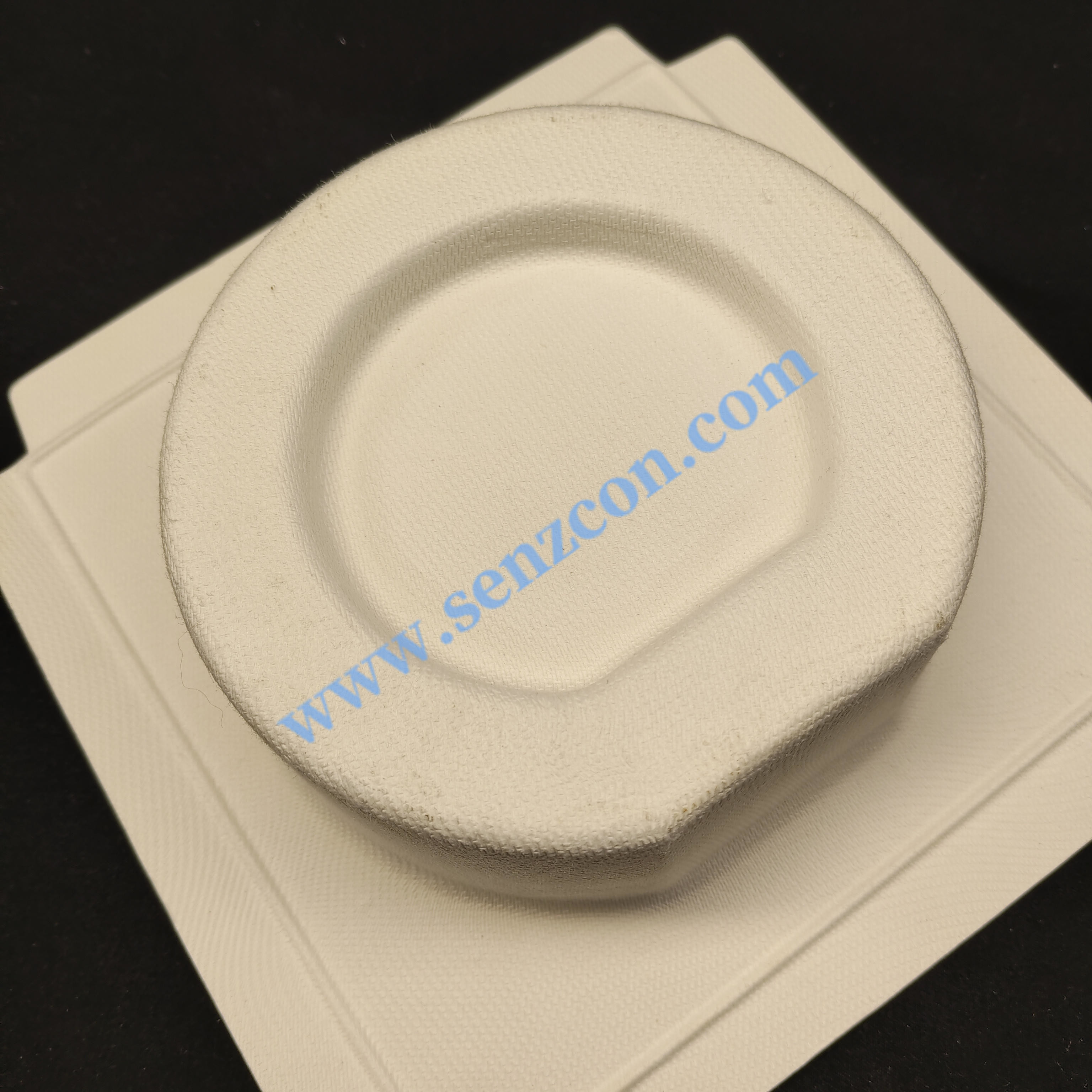 OEM direct supply from Ningbo factory. Smartwatch packaging. The base of the white pulp molded packaging lining is made of sugarcane pulp plant fiber.
