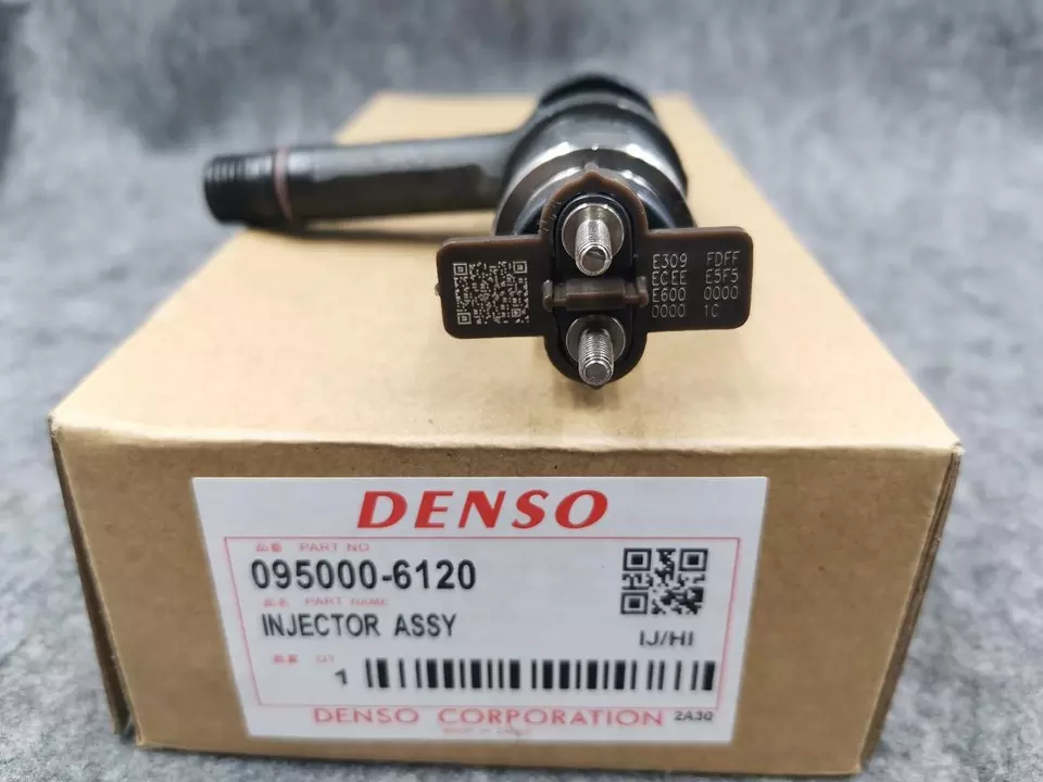 DHL Fedex EMS UPS TNT Shipment 095000-6120 Common Rail Injectors for KOMATSU PC600 Excavator Diesel Engine Fuel Injector