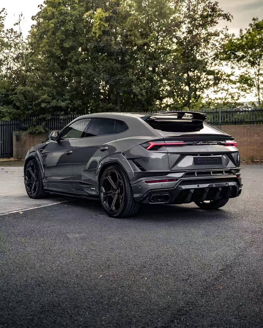Urus Lamborghini Body Kit UB Style Front Lip Diffuser Spoiler Lamborghini Widebody Urus