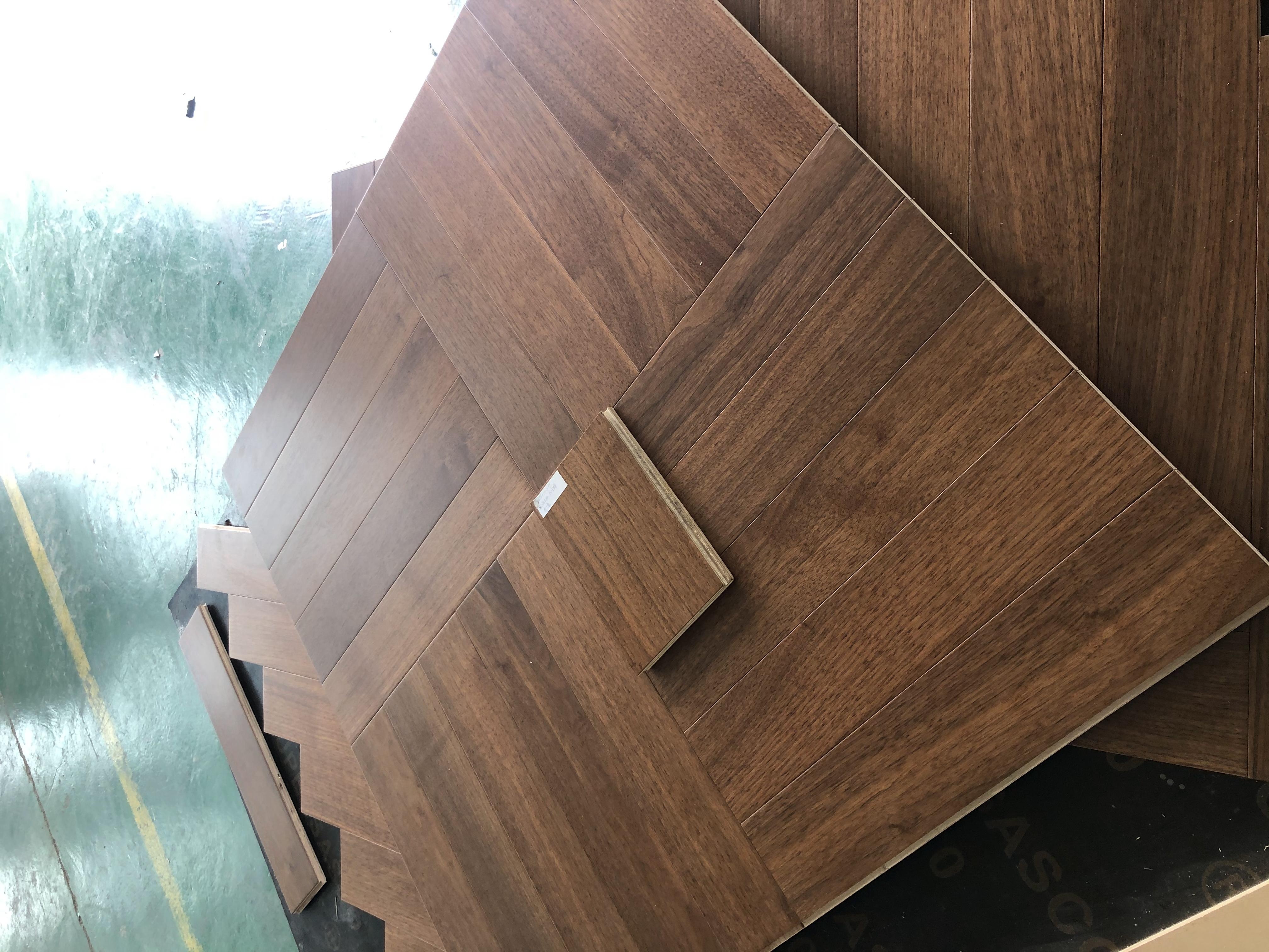 Engineered Wood Floor Parkett Boden Finish Modern Design Style 18mm Hardwood Flooring