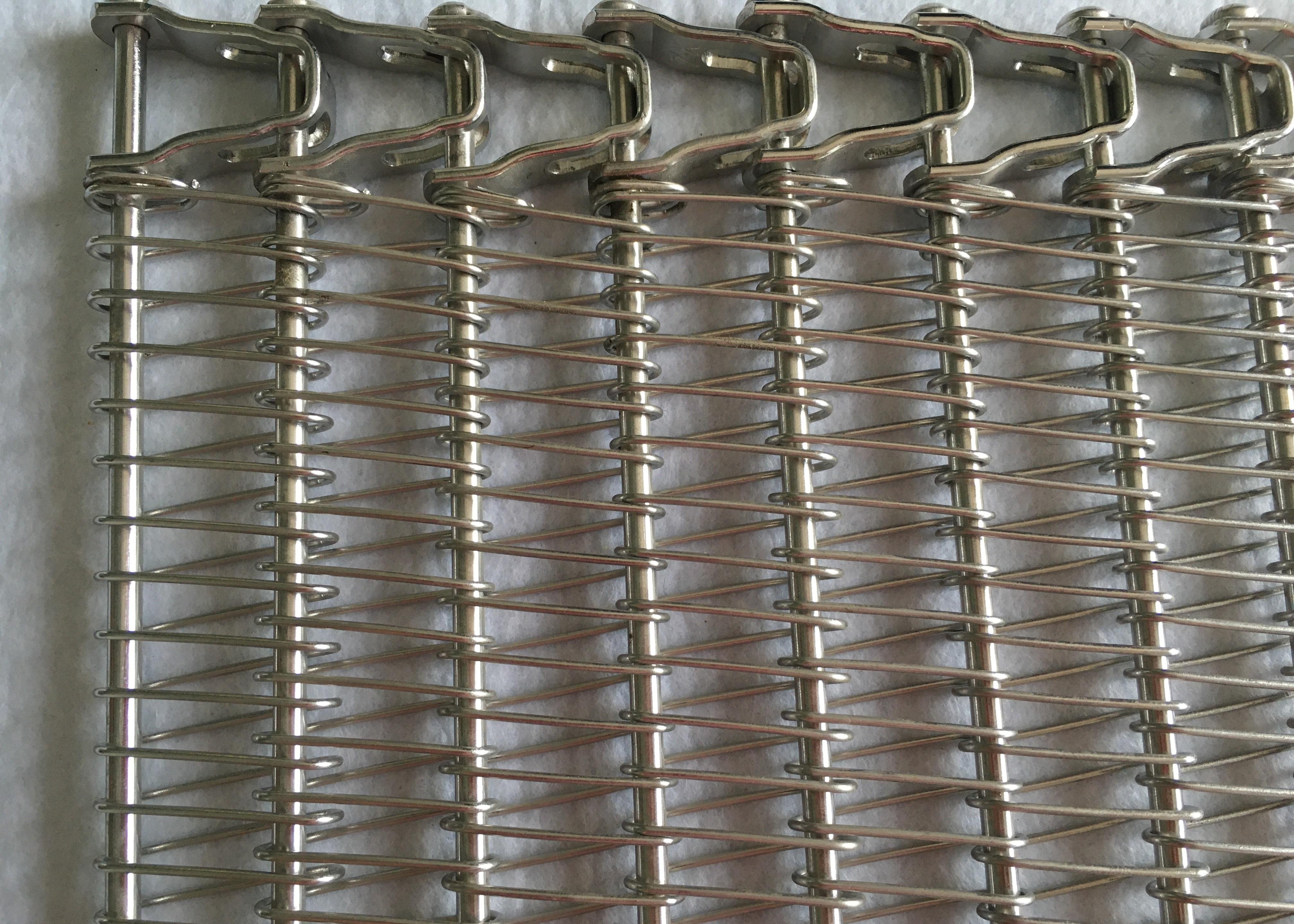 SUS201 Stainless Steel Spiral Mesh Belt Cooling Conveyor Belt Erosion Resistant