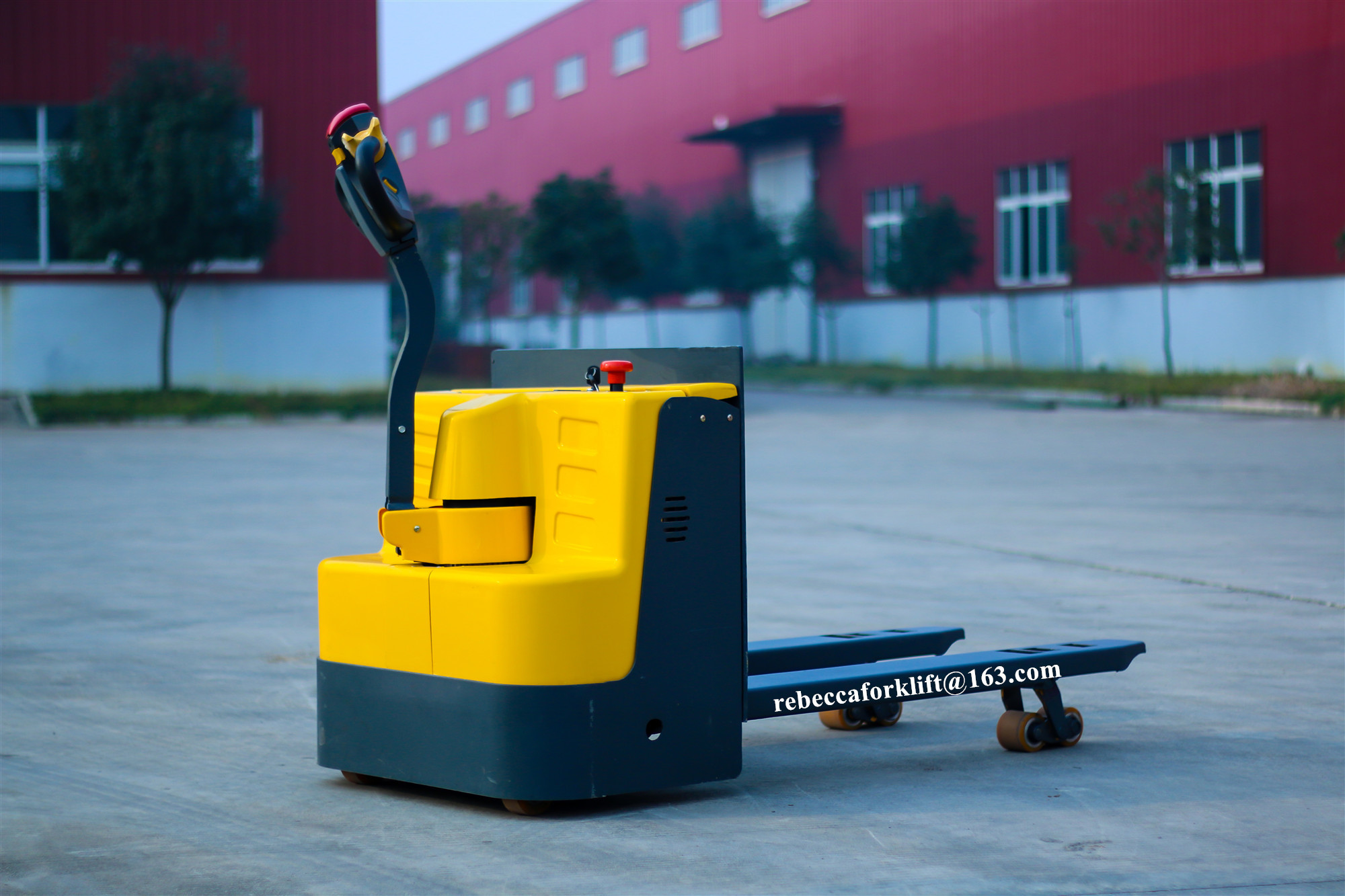 Warehouse Electric Pallet Truck With Emergency Reverse Switch Operating Handles