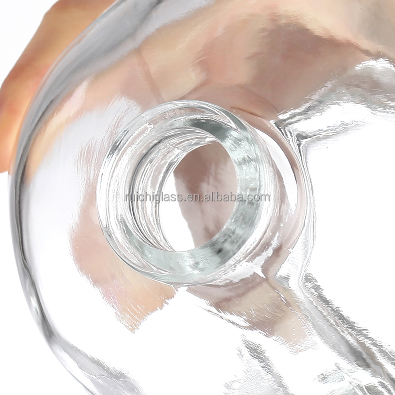 Newest Industrial 500ml Super Flint Glass Skull Vodka Bottle with Sealed Aluminium Cap