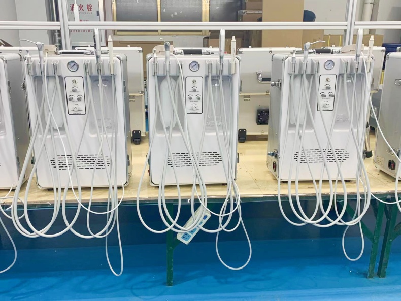 Luggage Style Dental Clinic CE Approved Dental Mobile Unit With Air Compressor