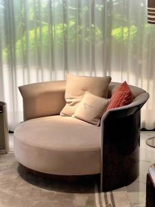 China Italian Velvet Hotel Room Sofa Large Single Casual Sectional Sofas wholesale