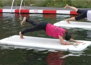 China Folding Inflatable Floating Yoga Mat , Water Gymnastics Mat 220x85x15cm wholesale