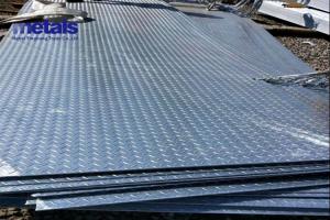 China Hot Rolled Carbon Checkered Steel Sheet Plate Gi Diamond Patterned Q235B wholesale