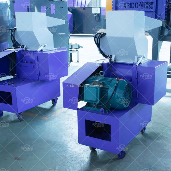 Durable Blade Material Plastic Crusher with Customizable Voltage and 1 Year Warranty for Efficient Plastic Shredding