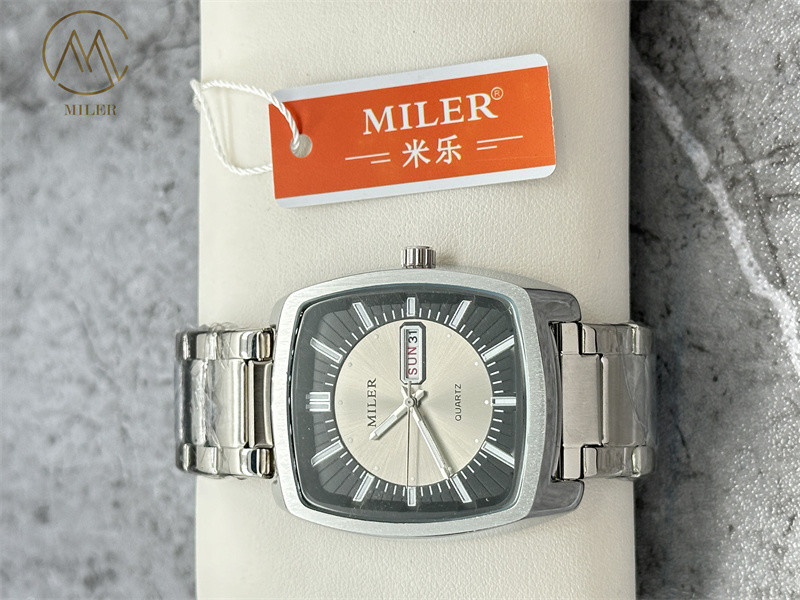 Business Quartz Design Wrist Classic Waterproof Watch for Men and Women Custom Watch Fashionable