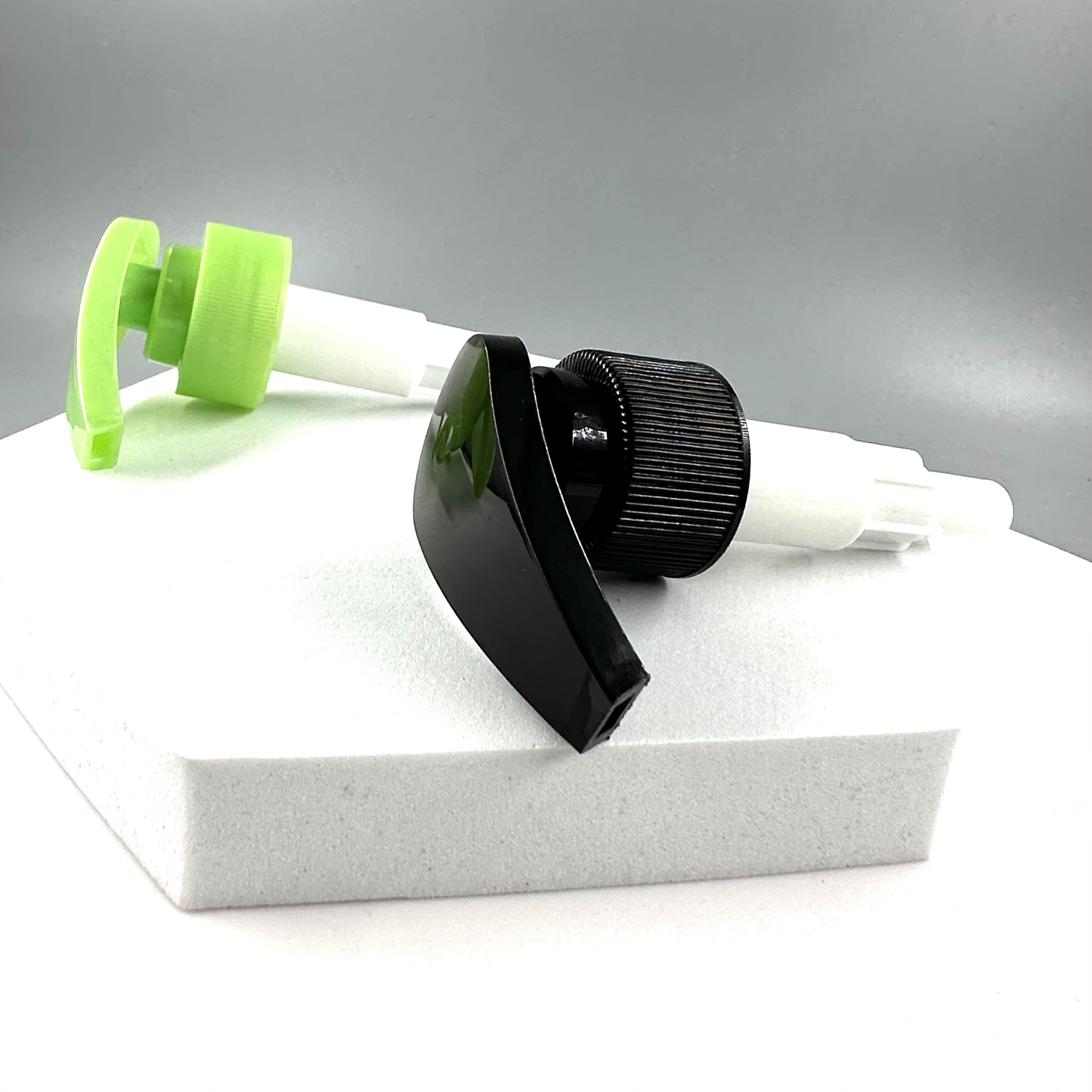 Provided Freely Custom Color Pump Dispenser for Big Bottles of Multipurpose Lotion